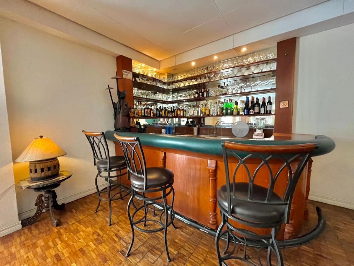 Coco Grande Hotel Dumaguete City Bagian luar foto