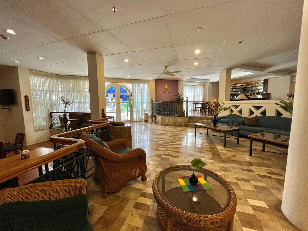 Coco Grande Hotel Dumaguete City Bagian luar foto