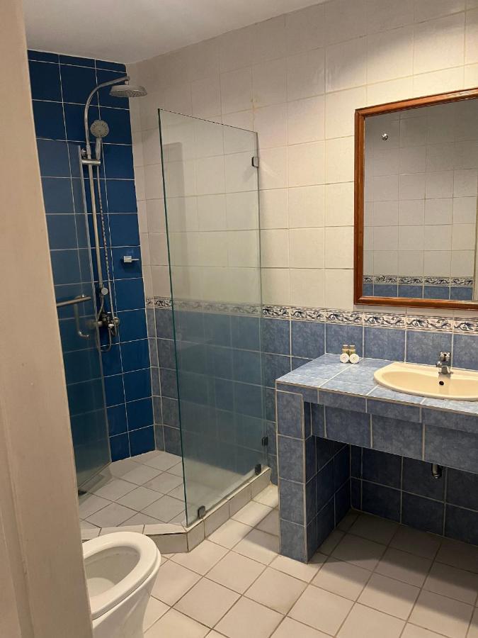 Coco Grande Hotel Dumaguete City Bagian luar foto