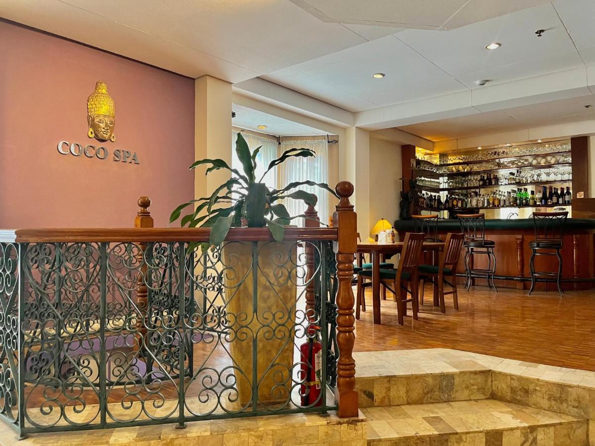 Coco Grande Hotel Dumaguete City Bagian luar foto