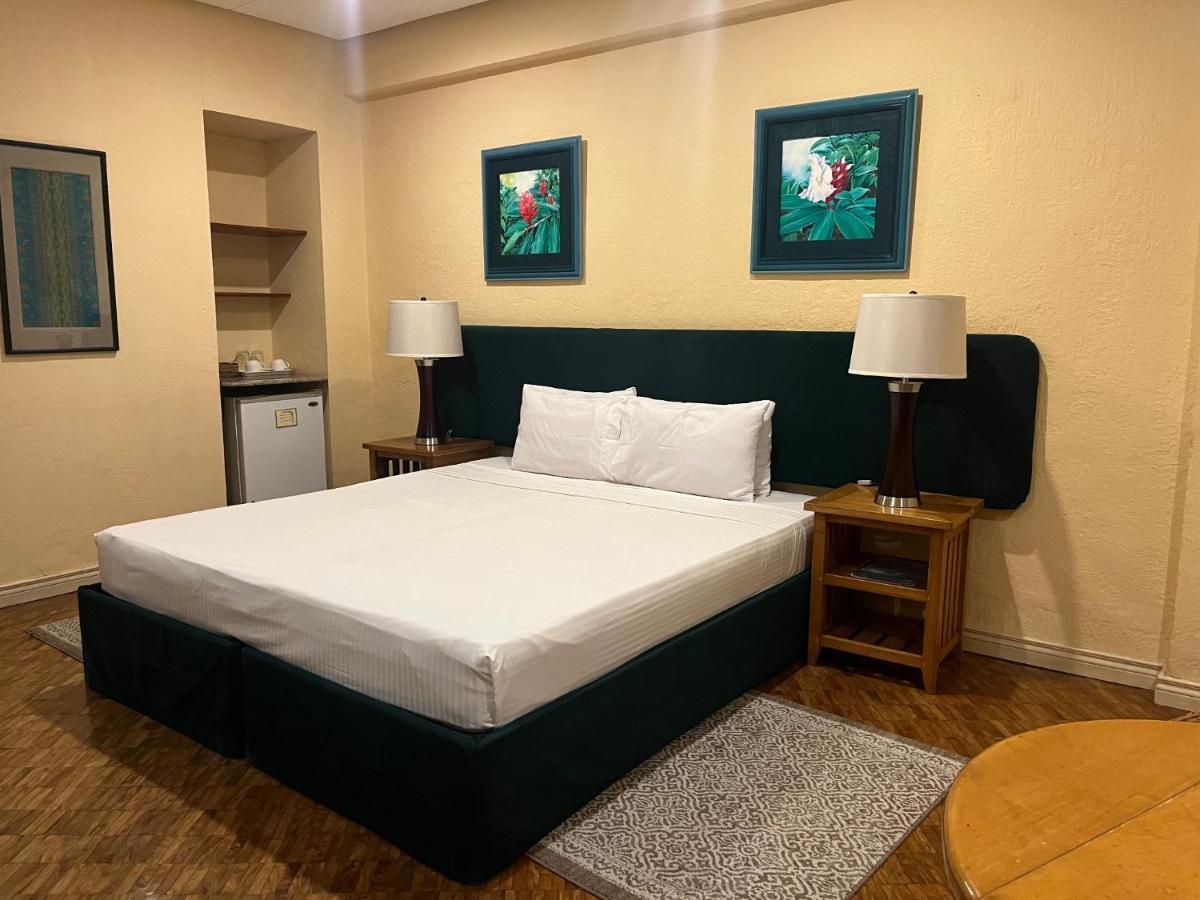 Coco Grande Hotel Dumaguete City Bagian luar foto