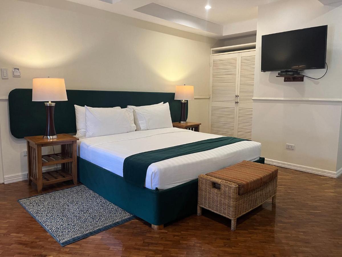 Coco Grande Hotel Dumaguete City Bagian luar foto