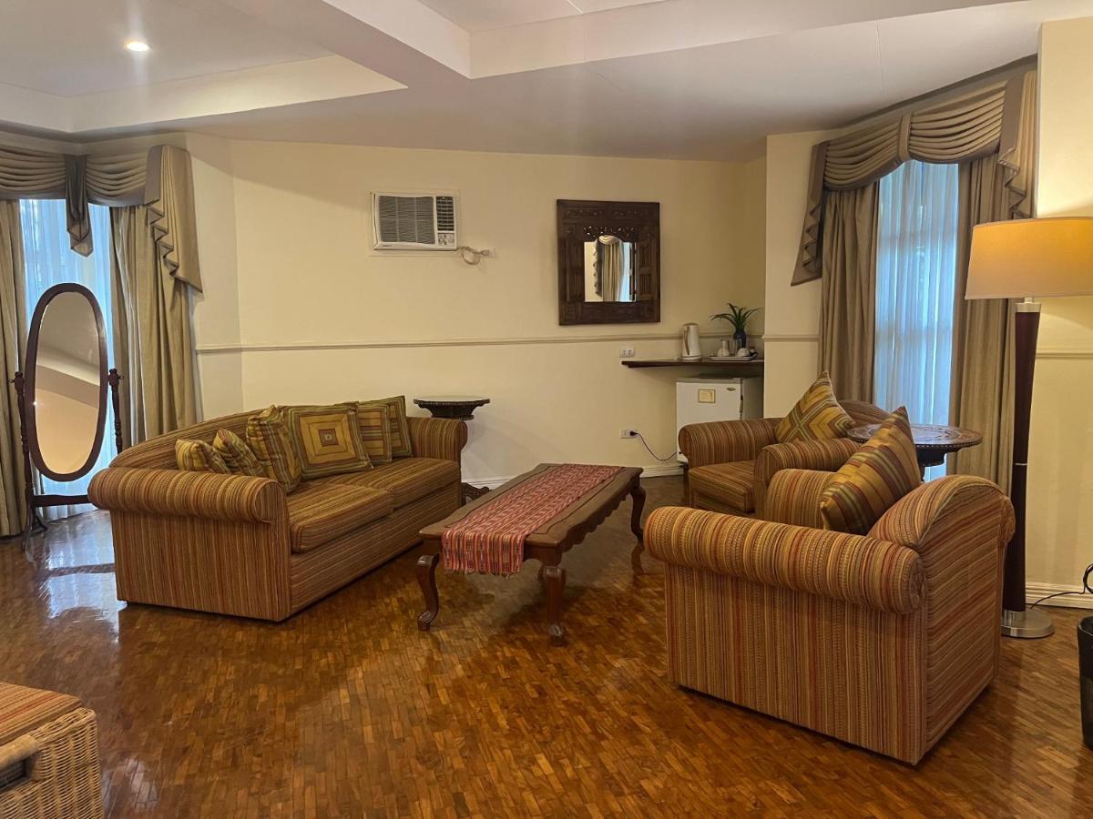 Coco Grande Hotel Dumaguete City Bagian luar foto
