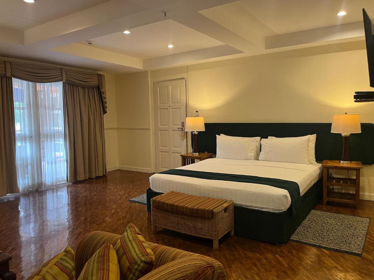 Coco Grande Hotel Dumaguete City Bagian luar foto