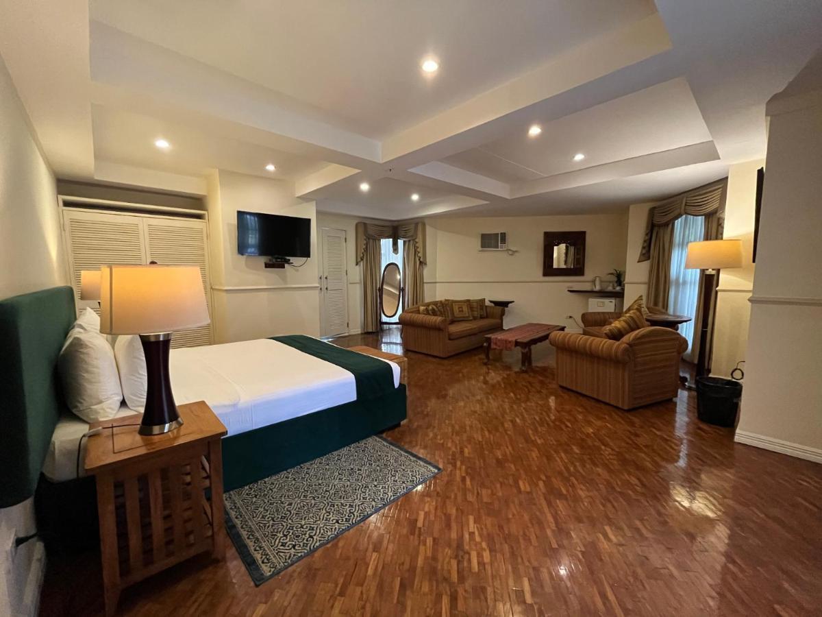 Coco Grande Hotel Dumaguete City Bagian luar foto